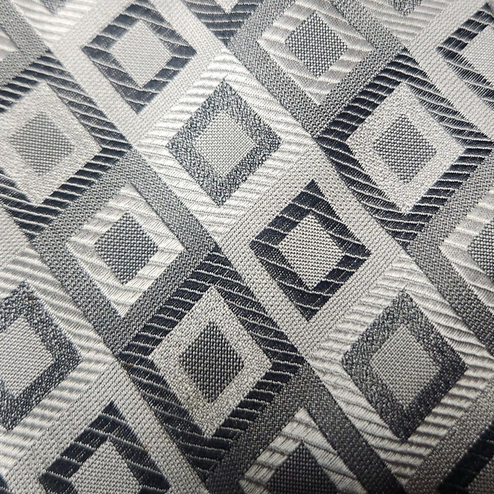 Vintage Hand Sewn Courage Men's Necktie 100% Silk (Silver Gray Black) Geometric